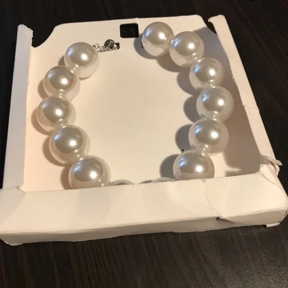 Zara Oversize Faux Pearl Necklace Harry Lambert For Zara Disney Bead - Picture 12 of 13